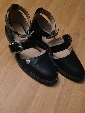 Inch2 Leather Handcrafted Shoes Size 38